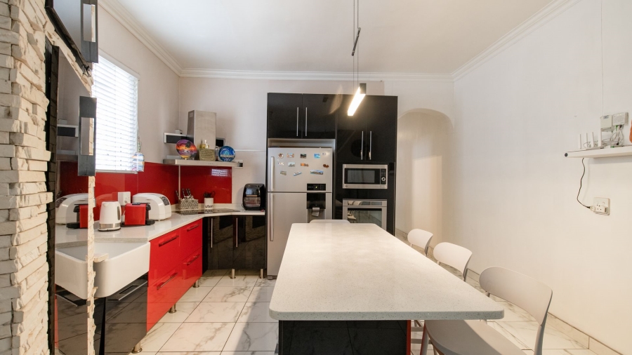 3 Bedroom Property for Sale in Woodstock Western Cape